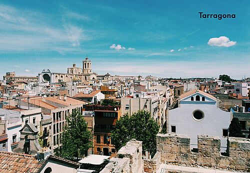 Vista panorámica de la histórica ciudad de Tarragona, Cataluña, España.
